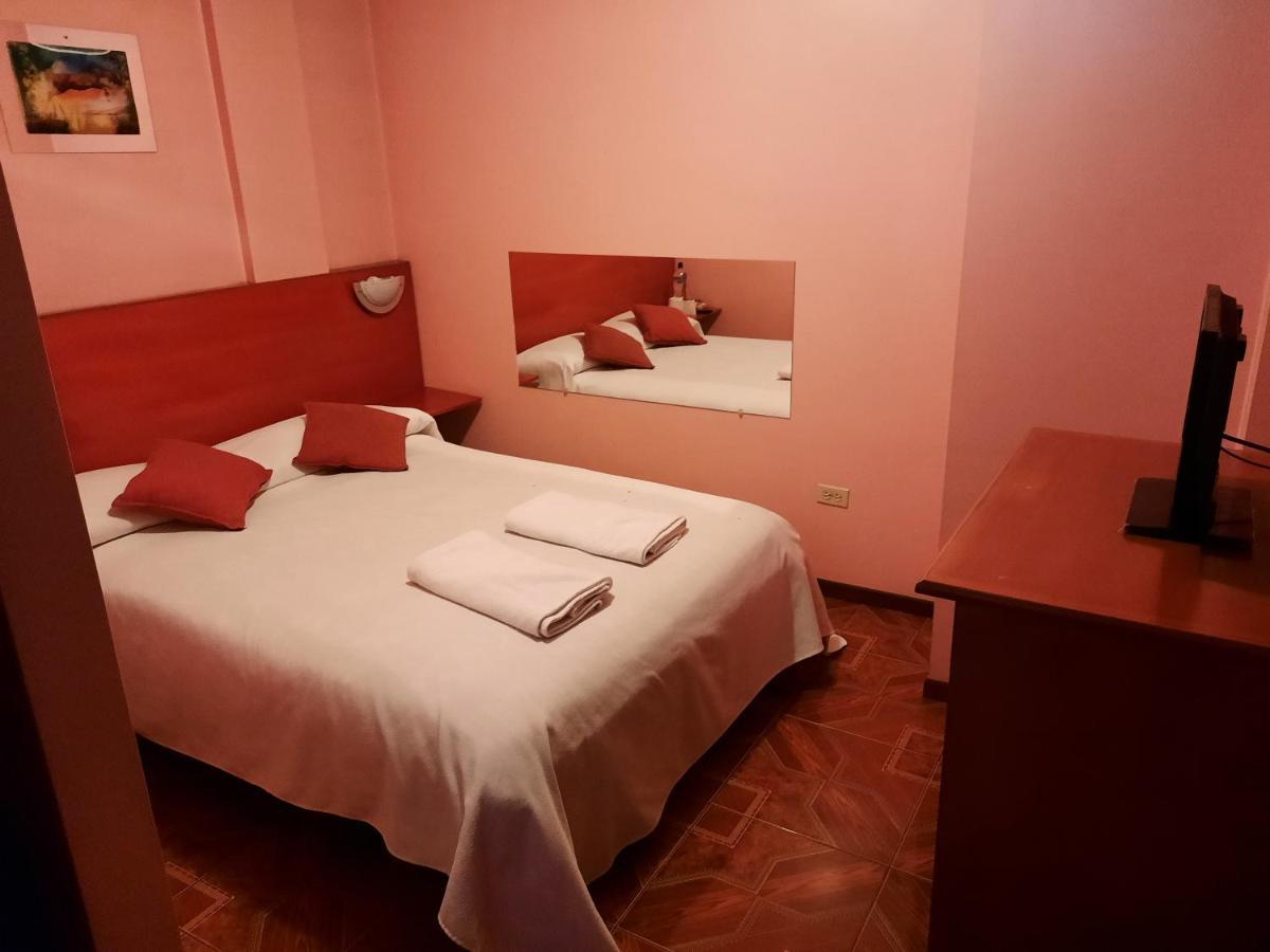 Hostal Sauna Water Palace 키토 외부 사진